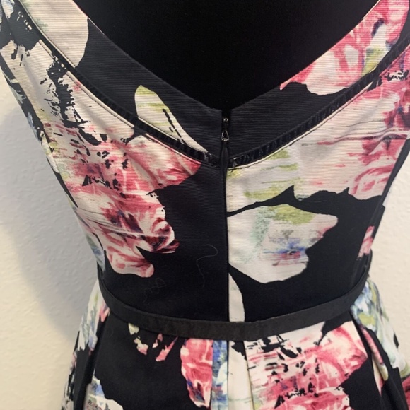 White House Black Market Spring Floral Princess Rockabilly Dress Women's Size 0 - Picture 11 of 14